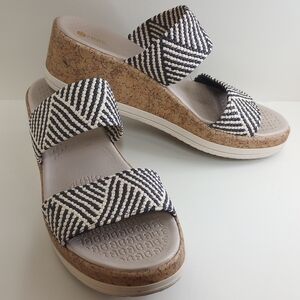 Women's Causal Wedge Sandals With Black + White Woven Straps - Like New!
